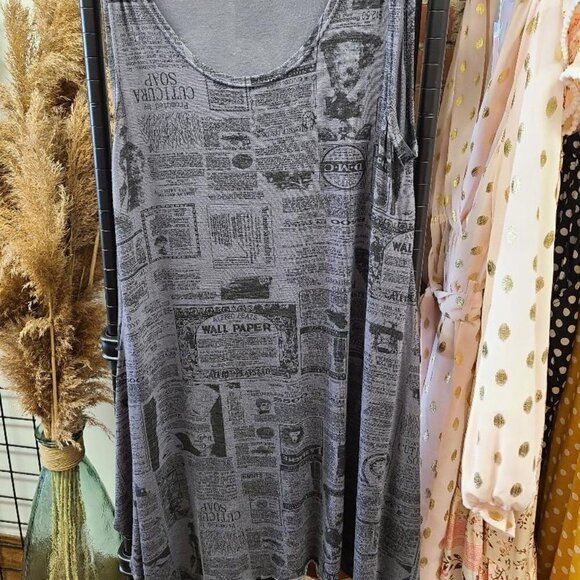 TRÏBE Newsprint design Shark  bite hem sleeveless gray & black tank top O/S NWT - Picture 3 of 9